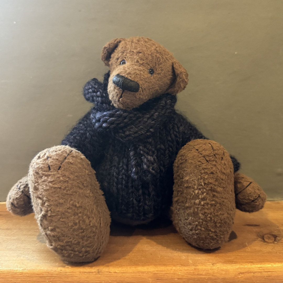 Alena Aleshina Bears - Gregory