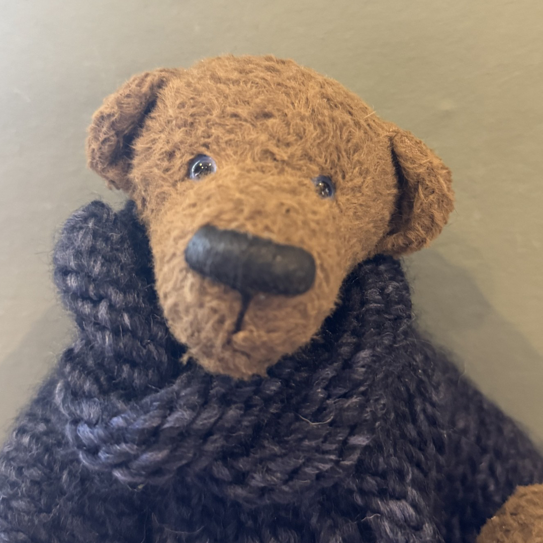 Alena Aleshina Bears - Gregory