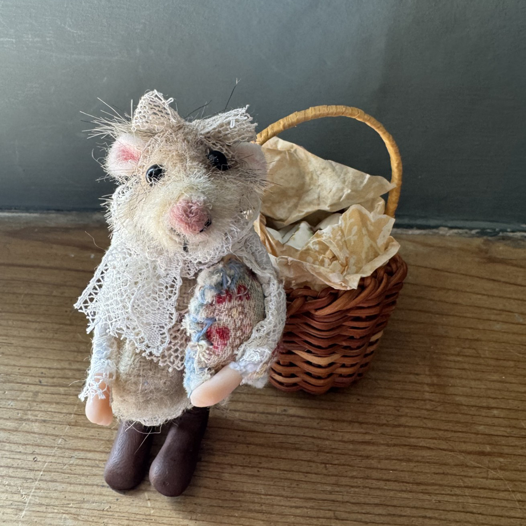 Bertrum Muffett Creations - Issy