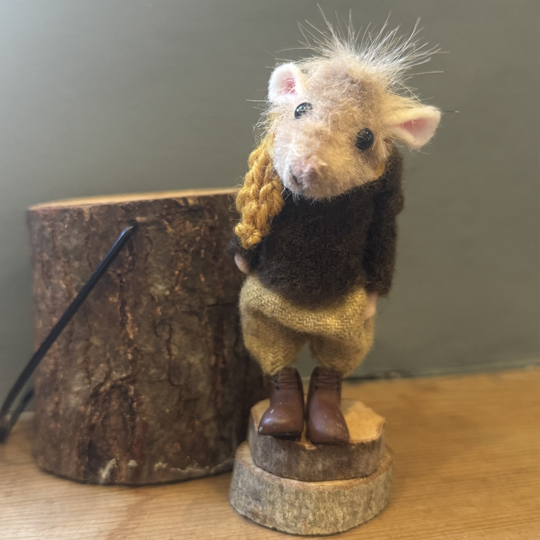 Bertrum Muffett Creations - Nettle