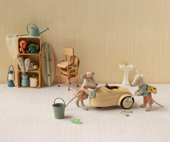 Maileg Mouse Car – Wheat (AW26) | Metal Pull-Along Car for Maileg Mice
