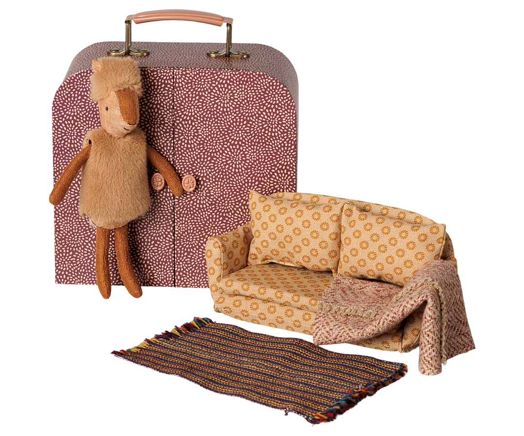 PRE ORDER | Maileg Reindeer in Suitcase – Little Sister | Christmas Maileg Playset