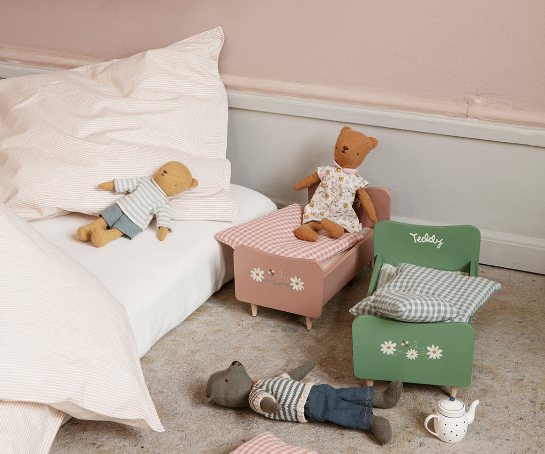 Maileg Wooden Bed for Teddy Dad – Dusty Green | Wooden Teddy Bed with Bedding