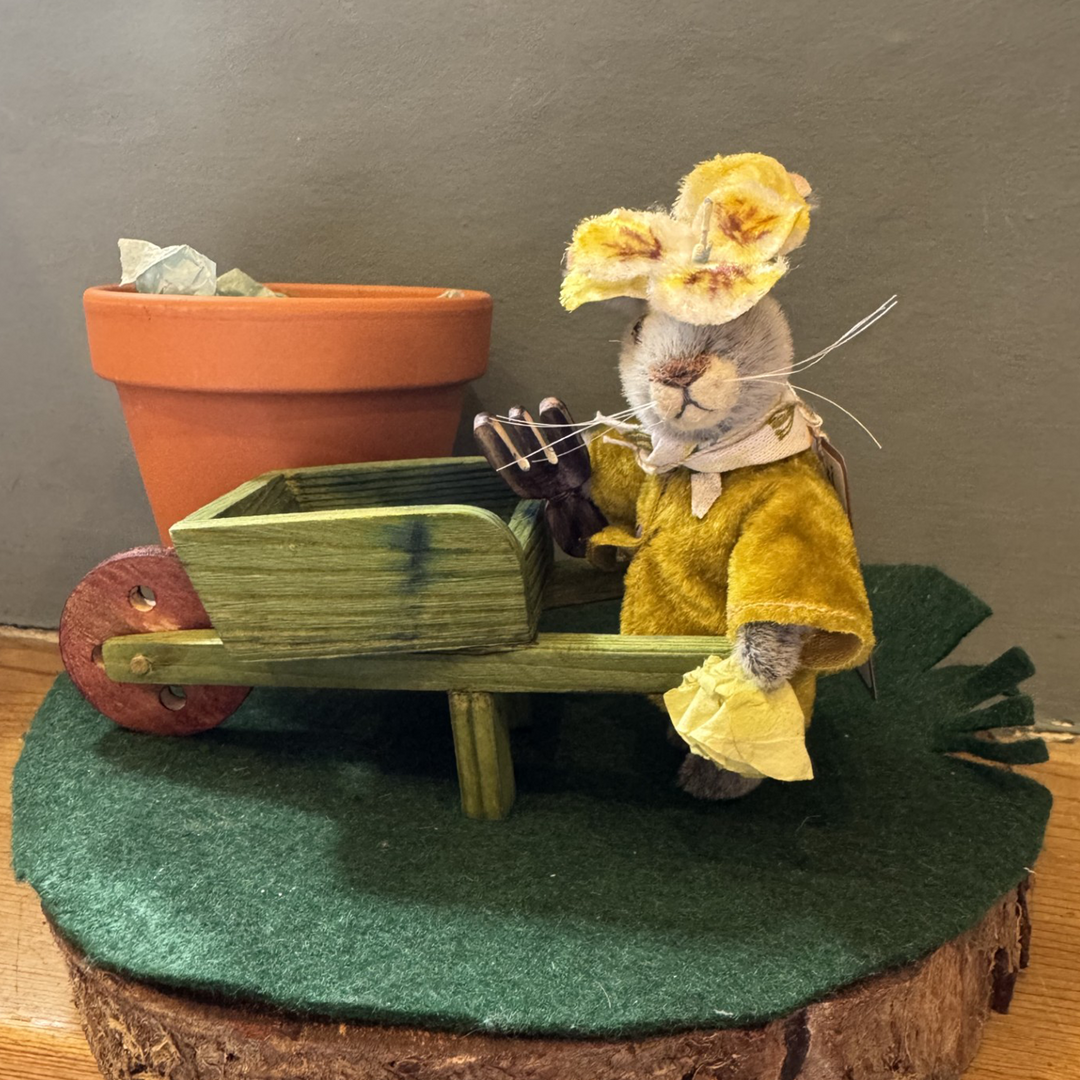 Puzzle Bears - Grey Rabbit in Wheelbarrow