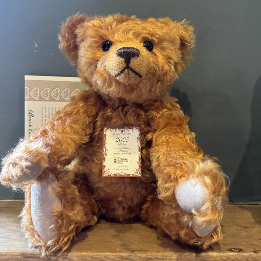 Steiff British Collectors' Teddy Bear 2005 | Limited Edition No. 2239 of 4,000 | Ref. 661969 | UK & Ireland Exclusive