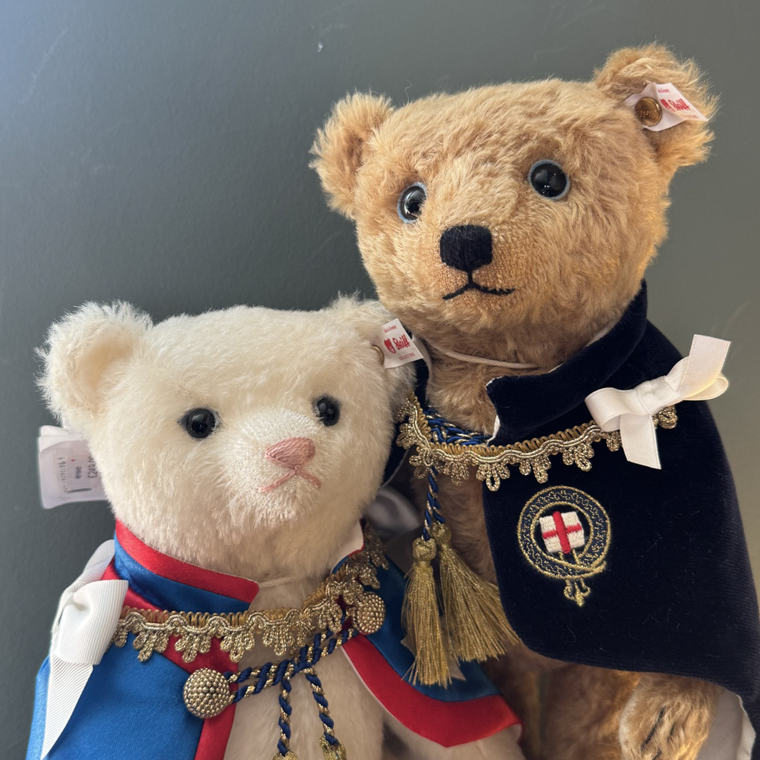 Steiff William & Catherine Teddy Bear Set – The Royal Pair